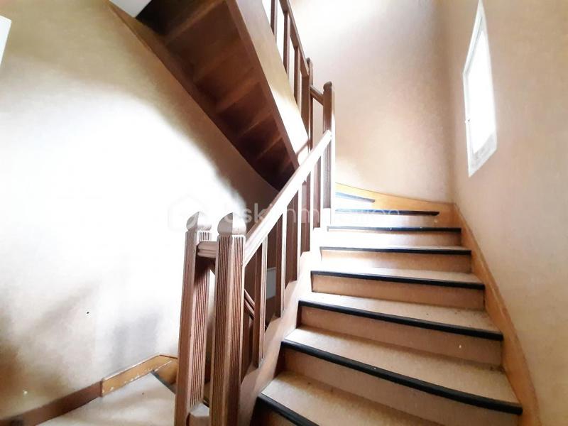 Maison - 230 m² - 11 pièces