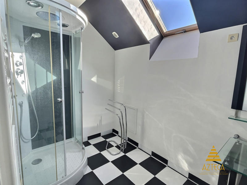 Maison - 140 m² - 7 pièces