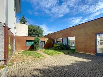 Local d'activités - 65 m² - 6 pièces