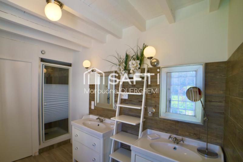 Maison - 484 m² - 12 pièces