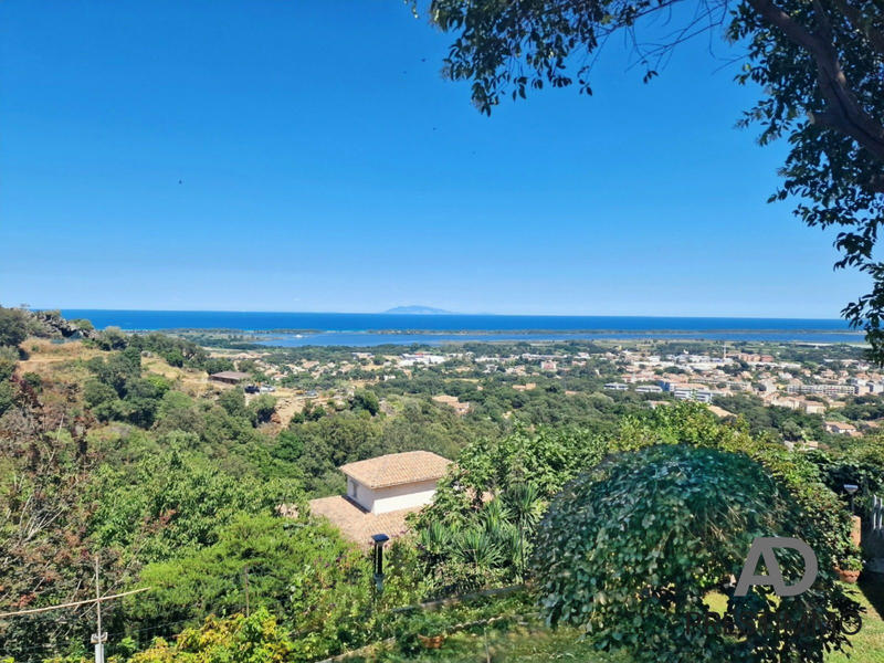 Maison - 185 m² - 7 pièces