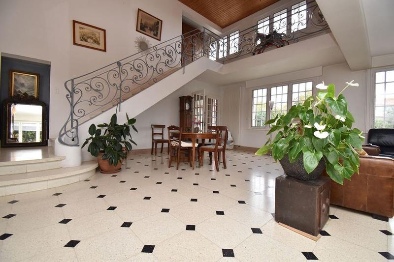 Pavillon - 188 m² - 8 pièces