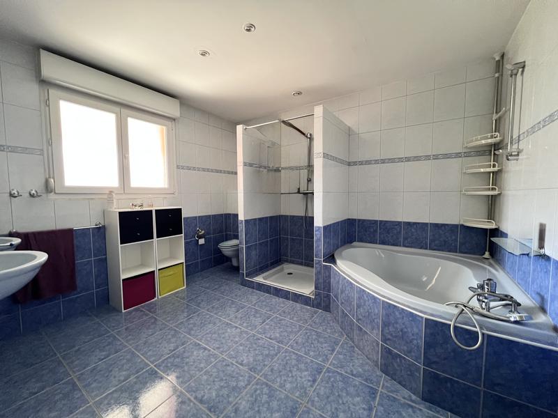 Maison - 137 m² - 7 pièces