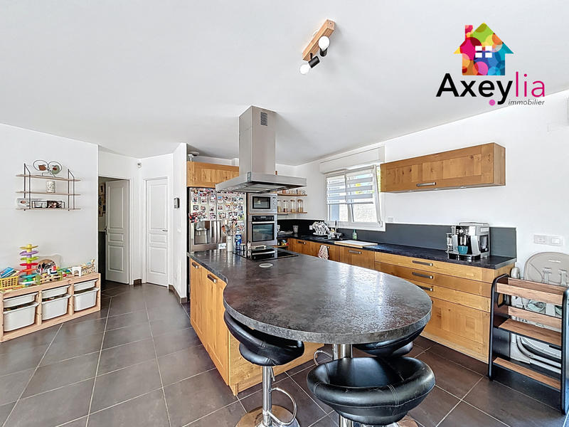 Maison - 117 m² - 6 pièces