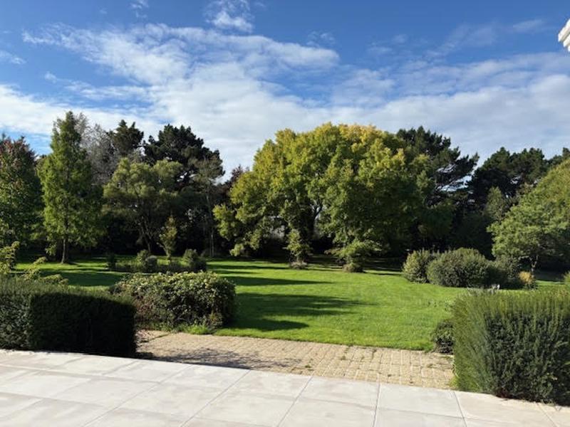 Demeure - 427 m² - 7 pièces