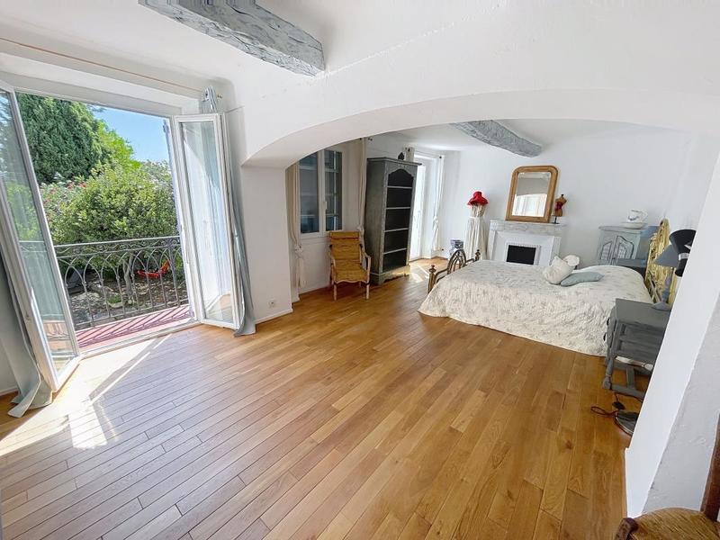 Maison - 263 m² - 6 pièces