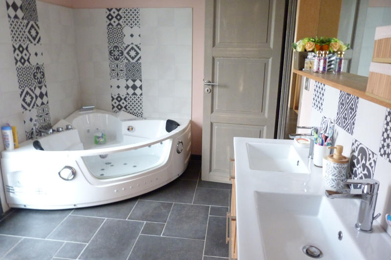 Maison - 213 m² - 10 pièces