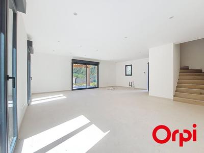 Villa - 136 m² - 5 pièces