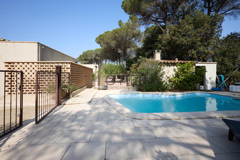 Villa - 320 m² - 8 pièces