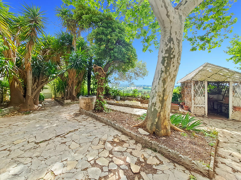 Maison - 185 m² - 8 pièces