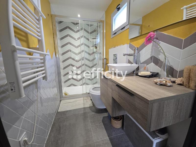 Maison - 288 m² - 10 pièces