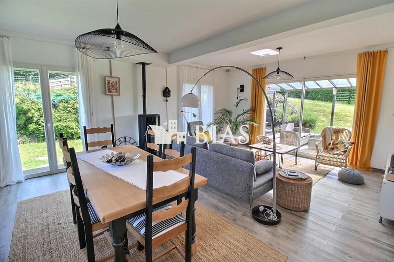 Maison - 168 m² - 7 pièces