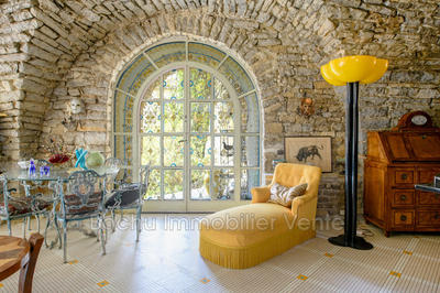 Demeure - 656 m² - 10 pièces