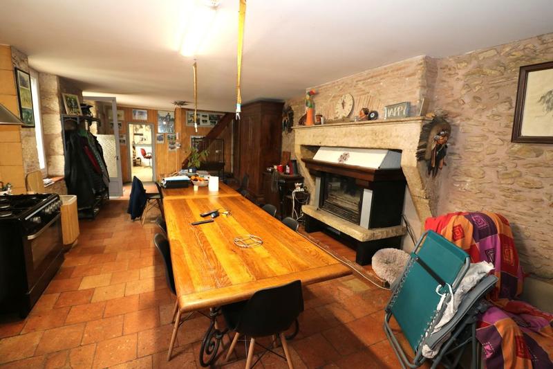 Propriété - 220 m² - 9 pièces