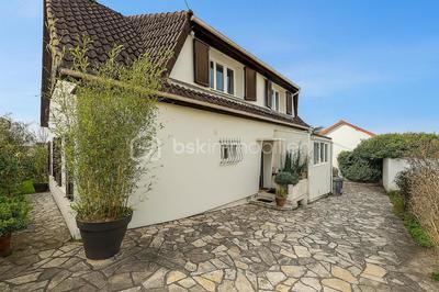 Maison - 175 m² - 7 pièces