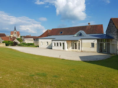 Propriété - 267 m² - 12 pièces