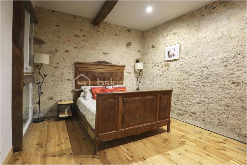 Corps de ferme - 220 m² - 6 pièces