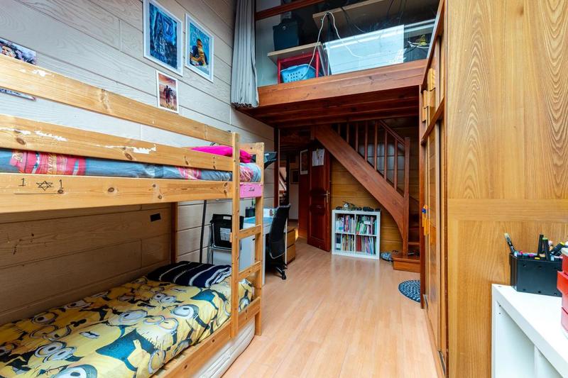 Maison de bois - 220 m² - 8 pièces