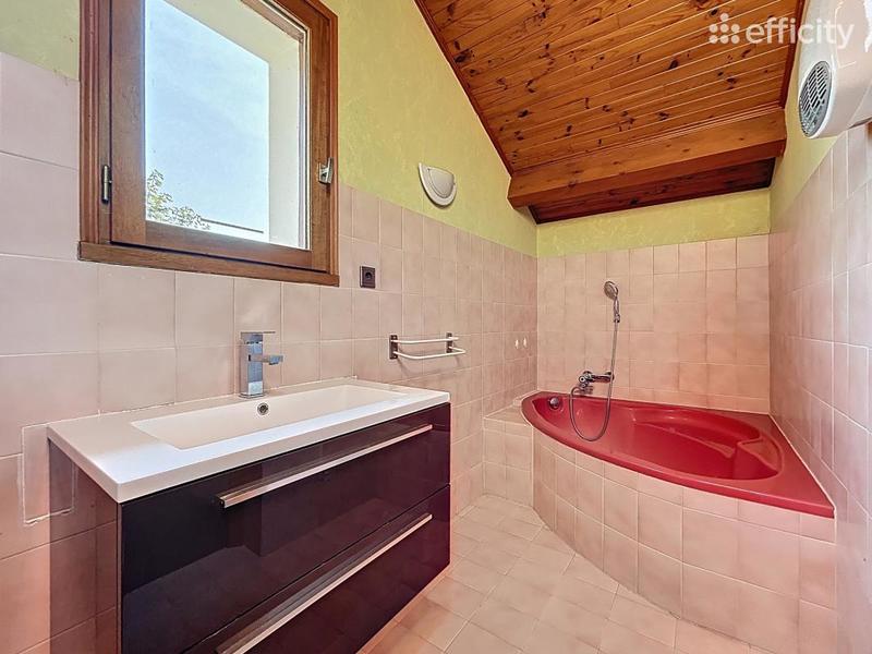 Maison - 194 m² - 6 pièces