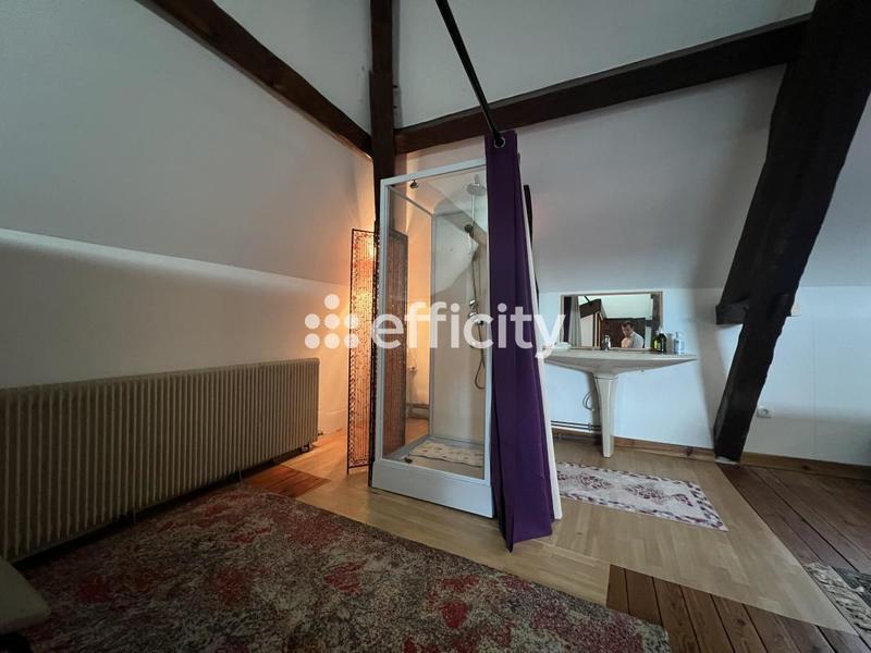 Maison - 213 m² - 10 pièces