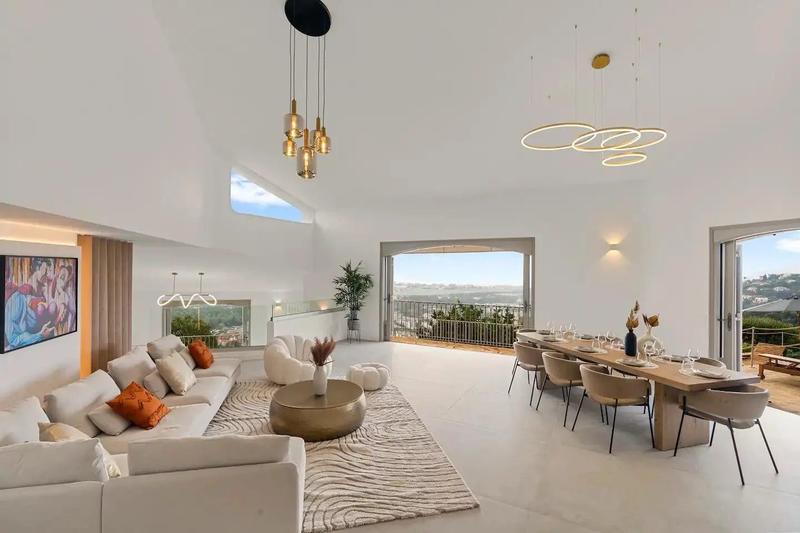 Maison - 307 m² - 7 pièces