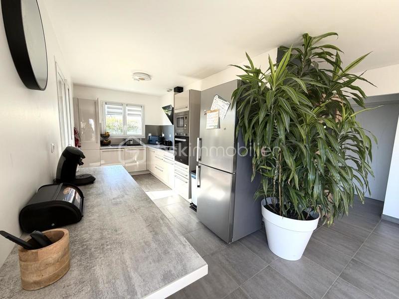 Maison - 97 m² - 6 pièces