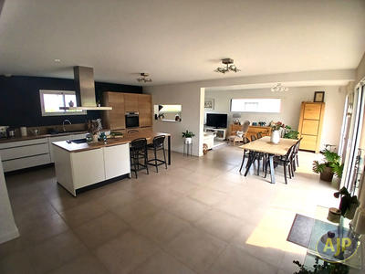 Maison - 152 m² - 5 pièces