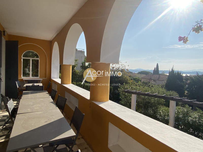 Maison - 250 m² - 8 pièces