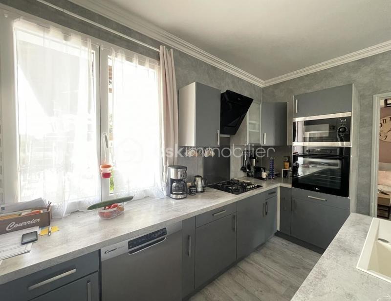 Propriété - 275 m² - 12 pièces