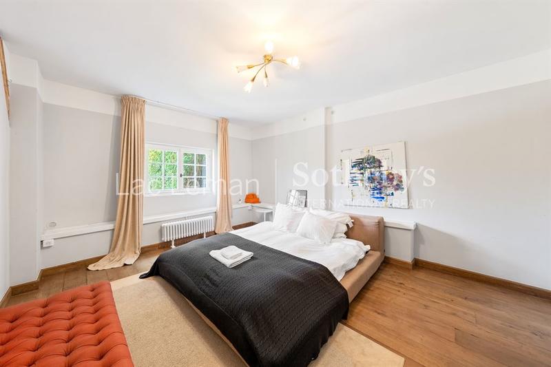 Maison - 500 m² - 11 pièces