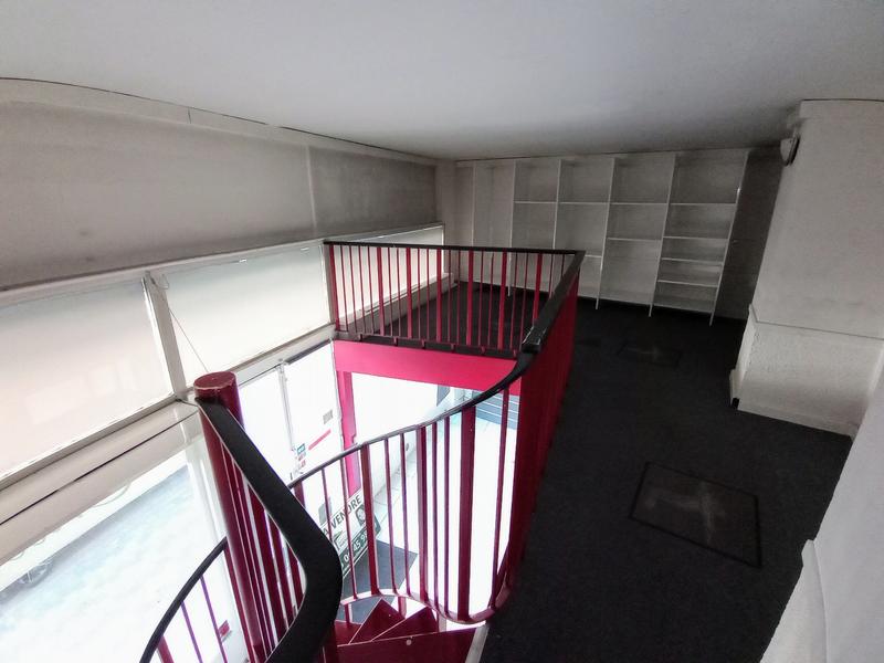 Local d'activités - 92 m² - 2 pièces