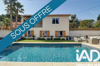 Maison - 122 m² - 5 pièces