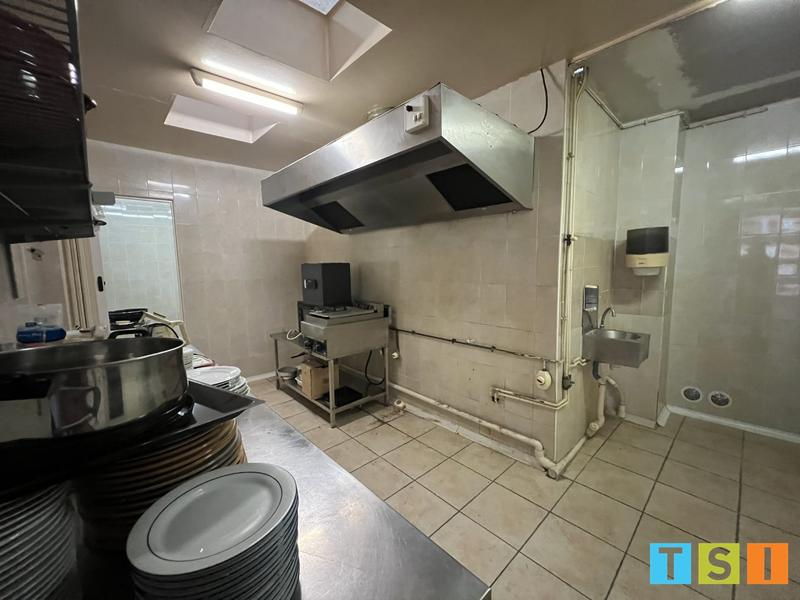 Maison - 228 m² - 5 pièces