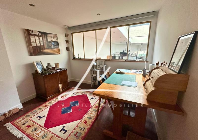 Loft - 135 m² - 5 pièces