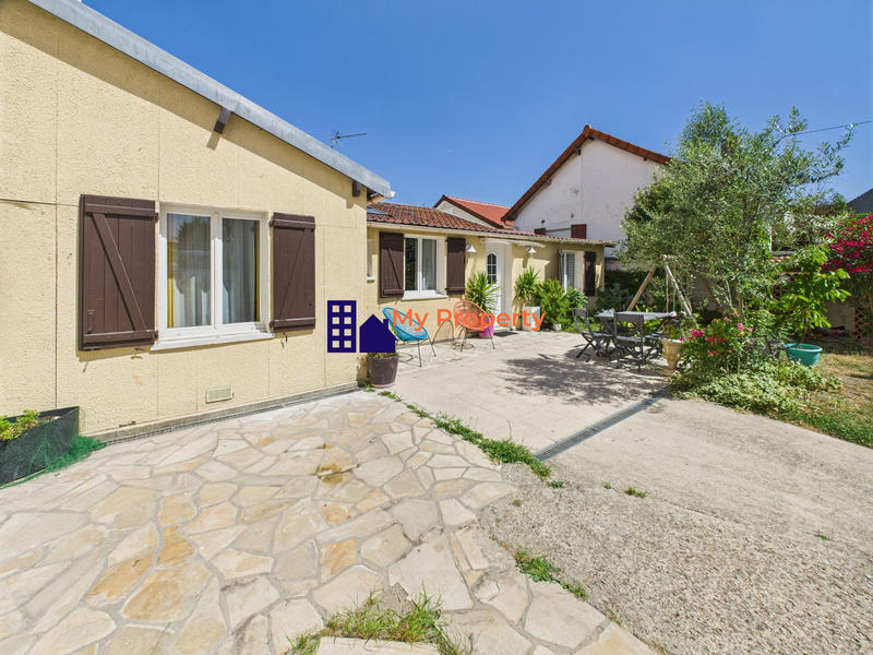 Maison - 147 m² - 10 pièces