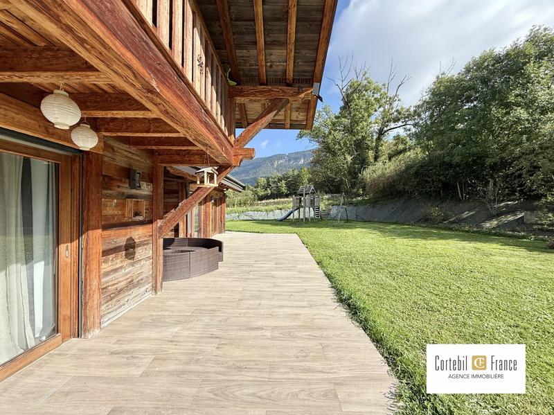 Châlet - 319 m² - 12 pièces