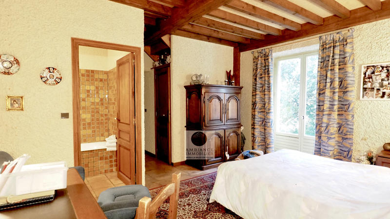 Maison - 451 m² - 11 pièces