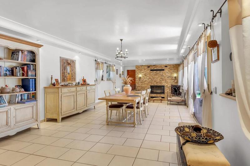 Maison - 160 m² - 5 pièces