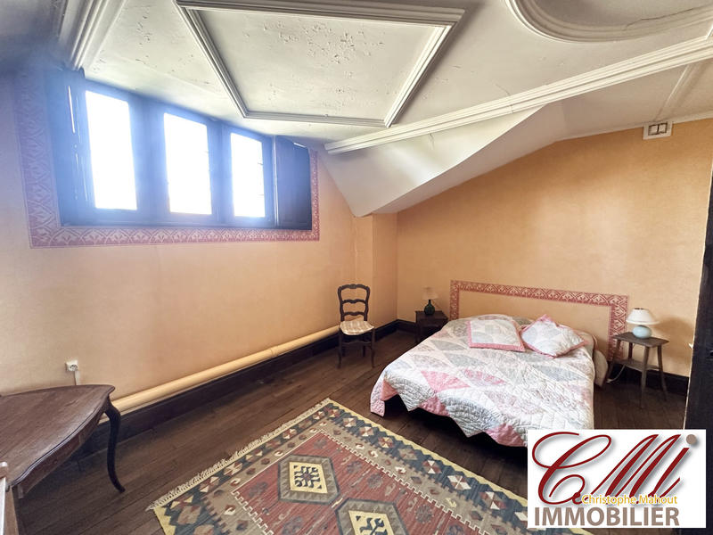 Maison - 405 m² - 12 pièces