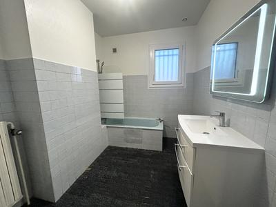 Maison - 102 m² - 4 pièces