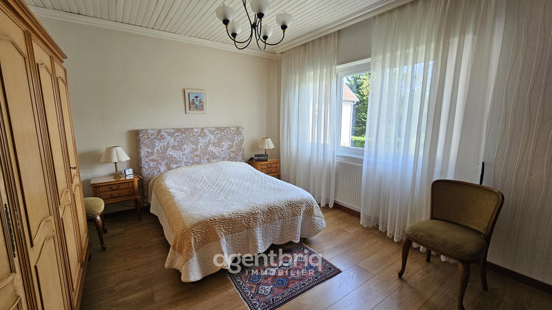 Maison - 172 m² - 9 pièces