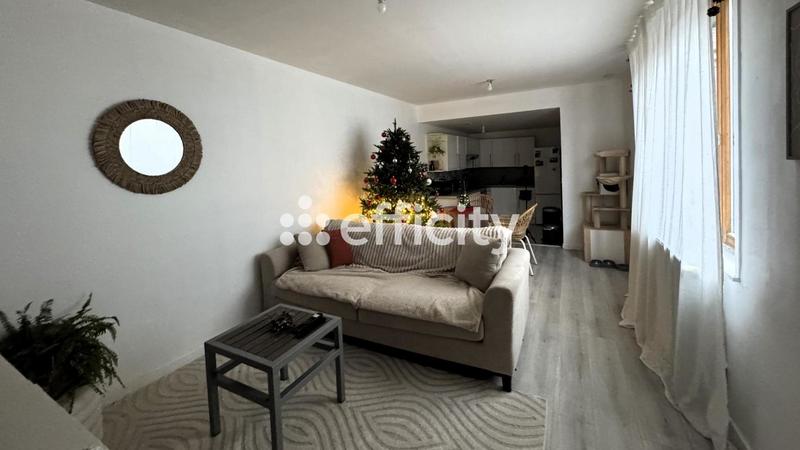 Immeuble - 300 m² - 12 pièces