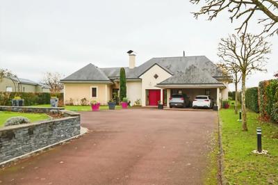 Maison - 170 m² - 6 pièces