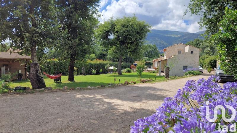 Maison - 217 m² - 7 pièces