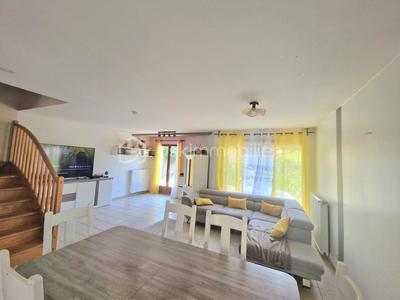 Maison traditionnelle - 102 m² - 4 pièces