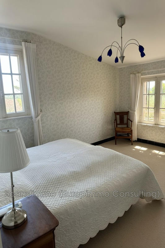 Maison - 174 m² - 9 pièces