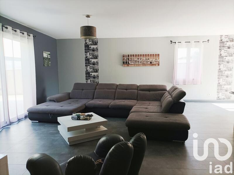 Maison - 265 m² - 9 pièces