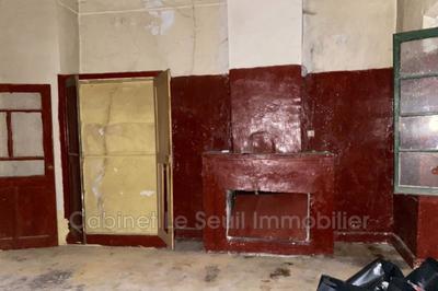 Maison - 93 m² - 8 pièces