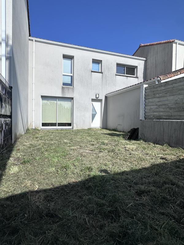 Maison - 92 m² - 5 pièces