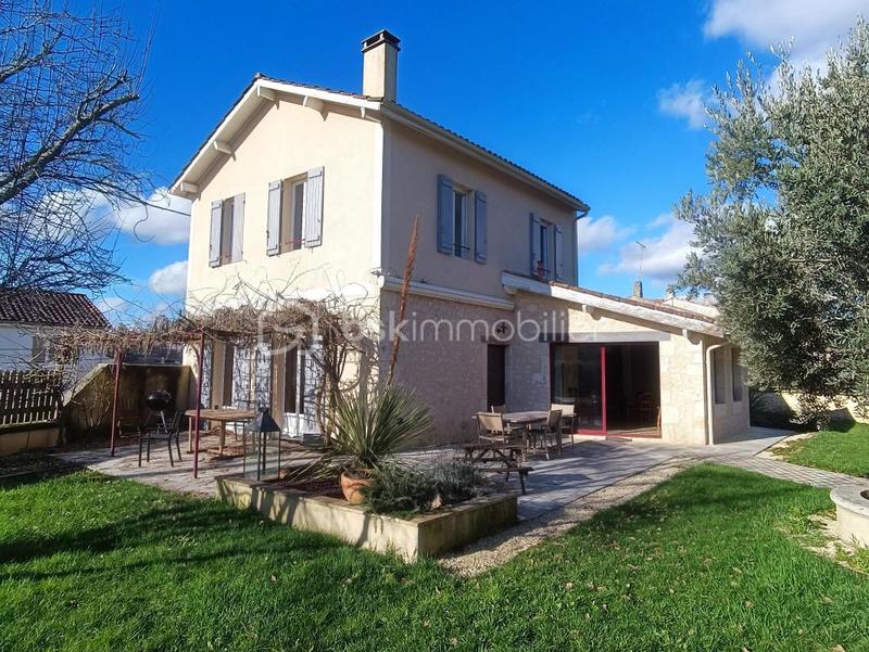 Maison de ville - 276 m² - 11 pièces